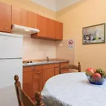 Summerheaven Apartment